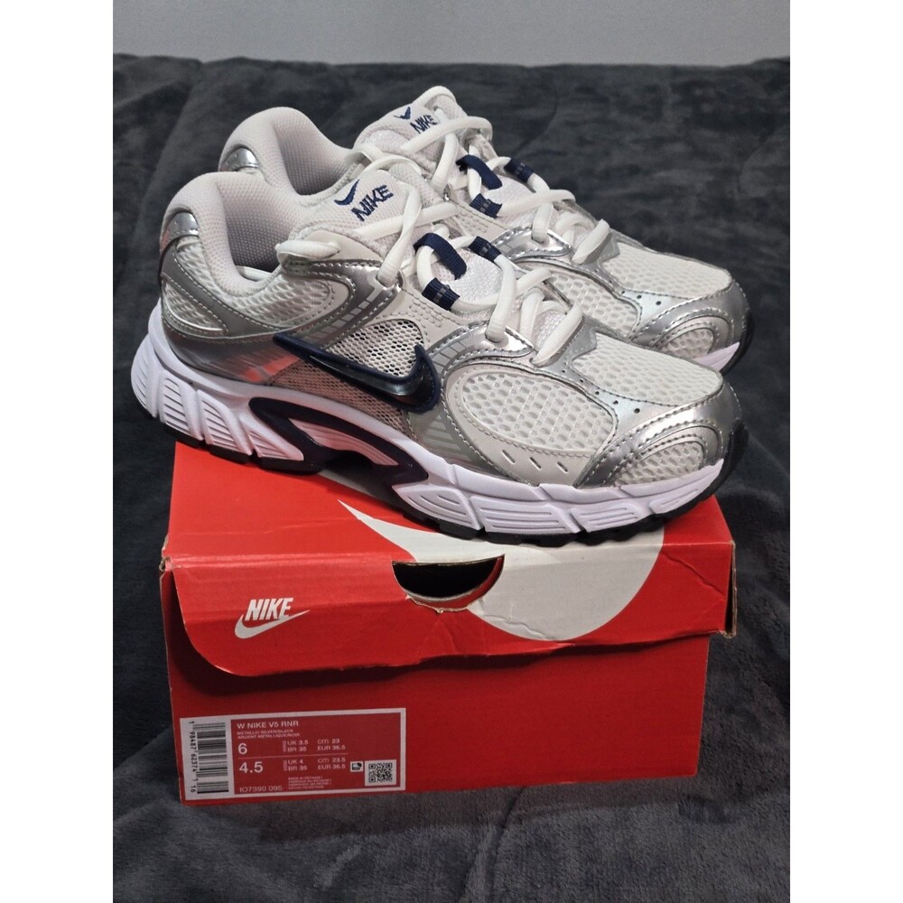 Nike Womens V5 RNR Metallic Silver Black IO7390-095 Size 6 NEW